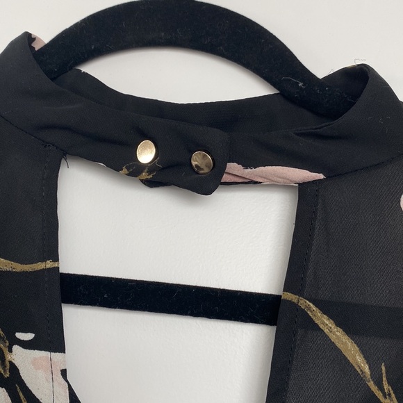 Dynamite Floral V-Neck Blouse with Choker - Picture 8 of 14